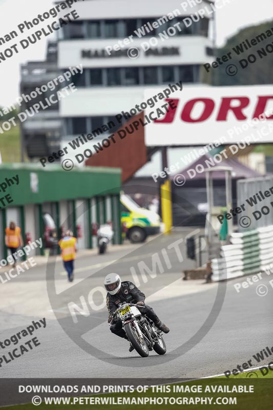 Vintage motorcycle club;eventdigitalimages;mallory park;mallory park trackday photographs;no limits trackdays;peter wileman photography;trackday digital images;trackday photos;vmcc festival 1000 bikes photographs